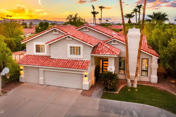 20 E LOS ARBOLES CIR