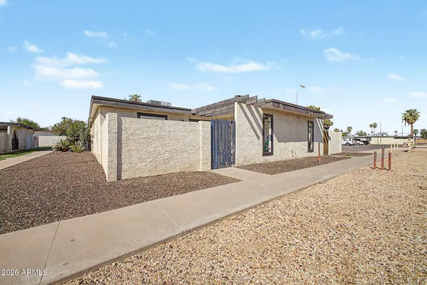 720 S DOBSON RD 76