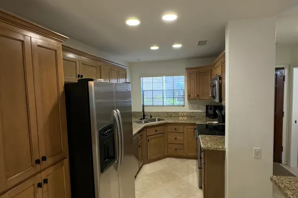 10017 E MOUNTAIN VIEW RD 1073