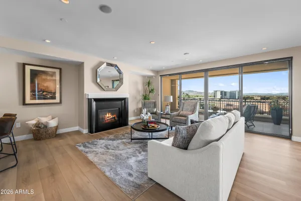 7175 E CAMELBACK RD 1007