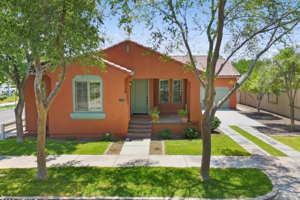 3041 E CAMELLIA DR