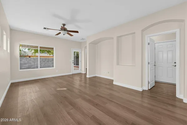 1841 E DEL RIO ST