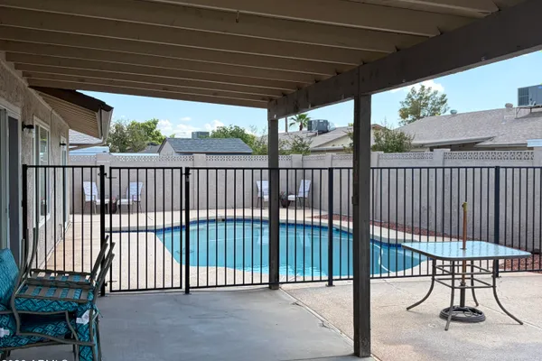 5831 W MURIEL DR