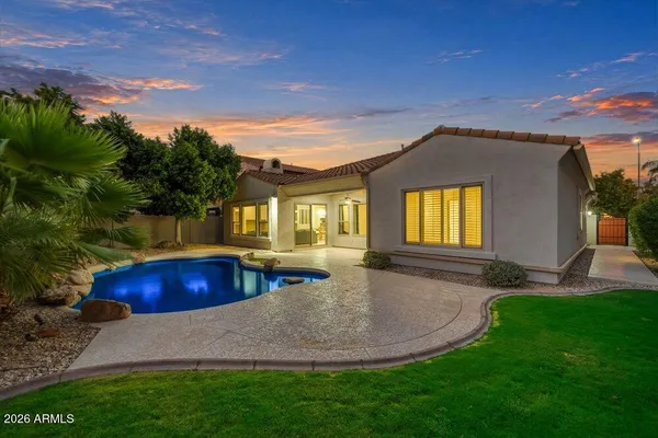 1613 W KAIBAB DR