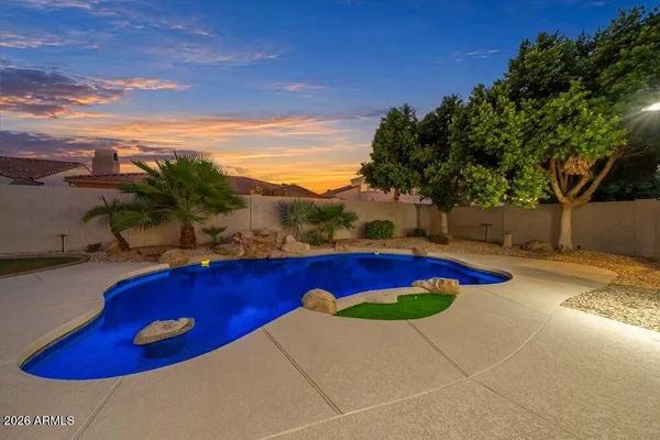 1613 W KAIBAB DR