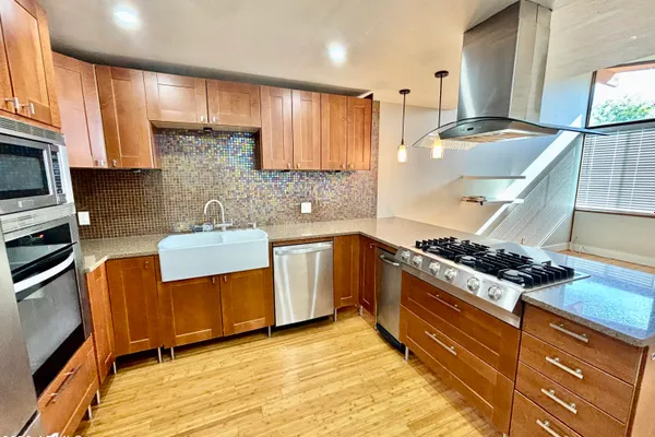 1624 E CAMPBELL AVE 12