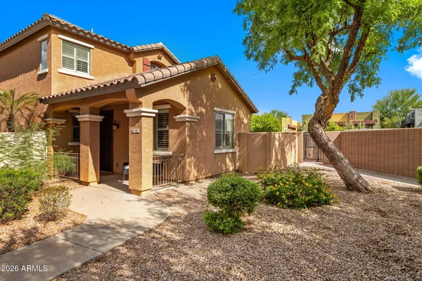 111 E PALOMINO DR