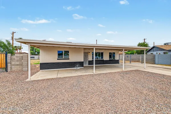 4332 W CRITTENDEN LN