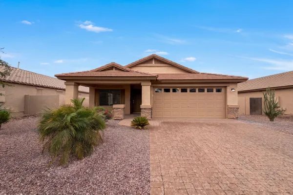 1365 E PRICKLY PEAR DR