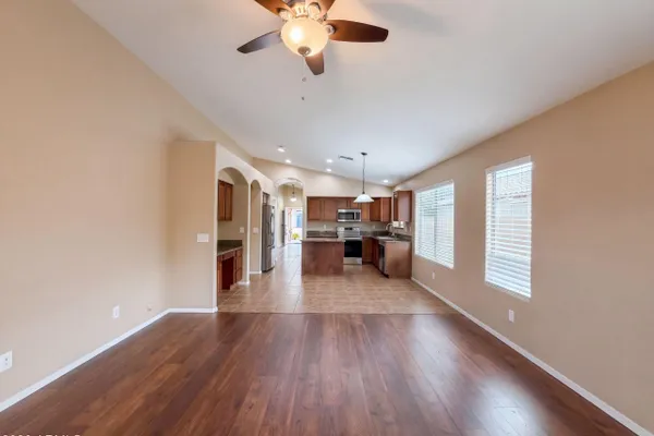 1365 E PRICKLY PEAR DR