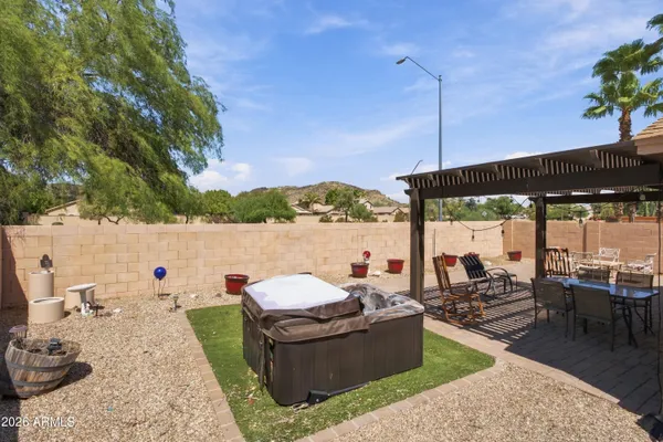 4060 W VILLA LINDA DR