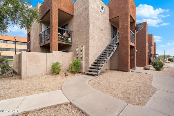 3810 N MARYVALE PKWY 1099