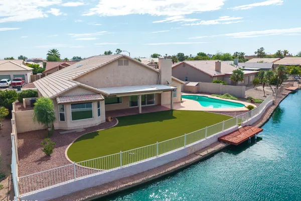 2081 N PEBBLE BEACH DR