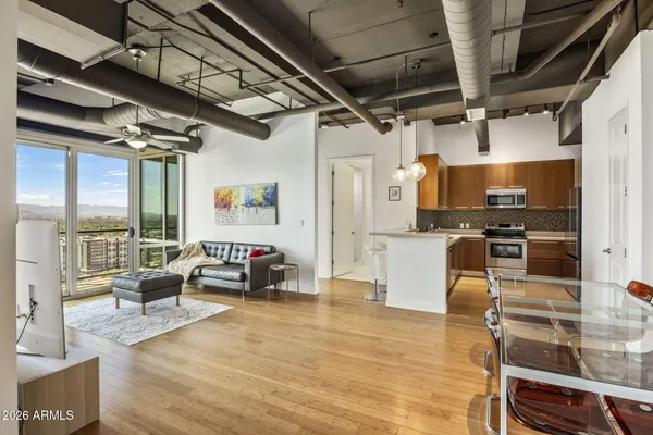 1 E LEXINGTON AVE 1502