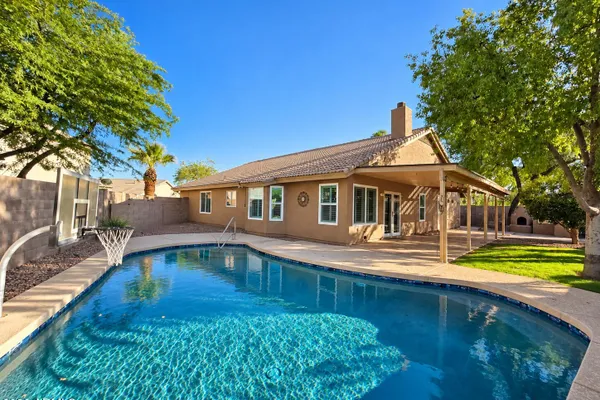 4438 W CALLE LEJOS