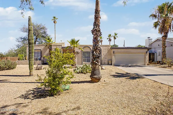 1132 E VILLAGE CIR DR