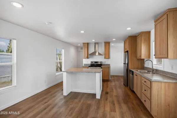 1325 W SILVERLAKE RD 77