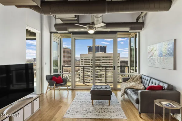 1 E LEXINGTON AVE 1502