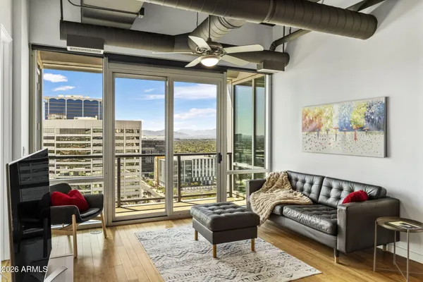 1 E LEXINGTON AVE 1502