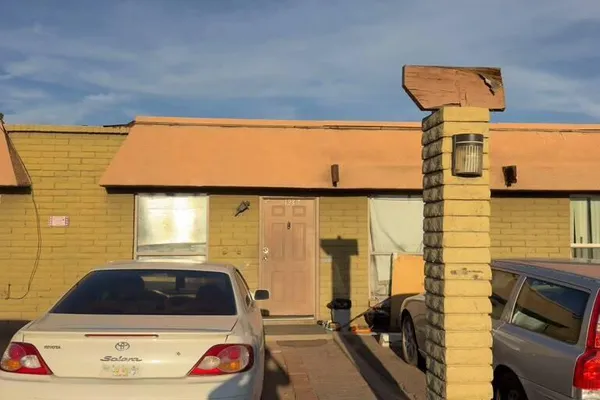 2333 W GLENROSA AVE STE 123
