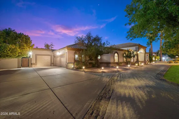 84 E BUENA VISTA DR