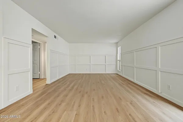 231 N ROBSON -- 2