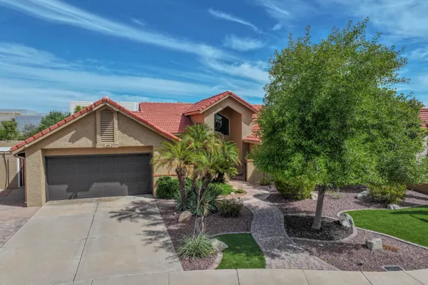 7929 S KENWOOD LN
