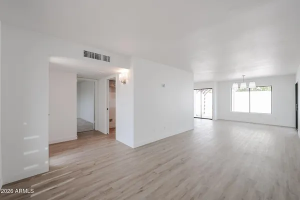 1014 E VILLA MARIA DR