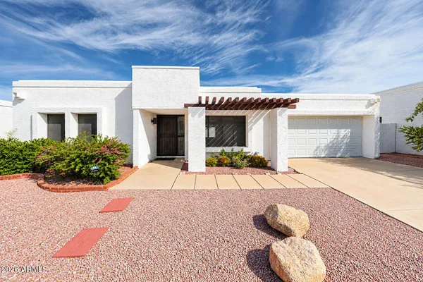 1014 E VILLA MARIA DR