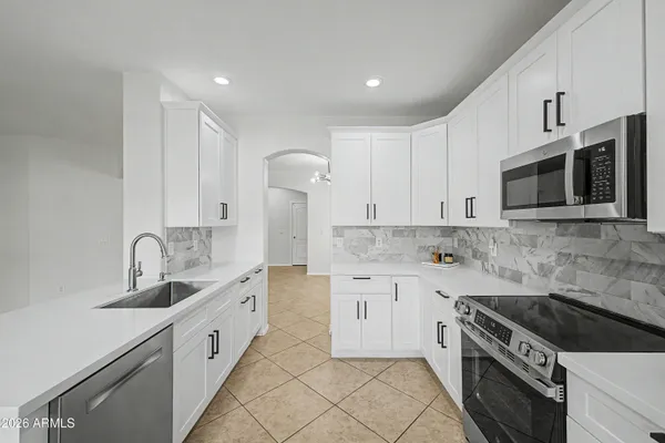 4010 E SUNDANCE CT