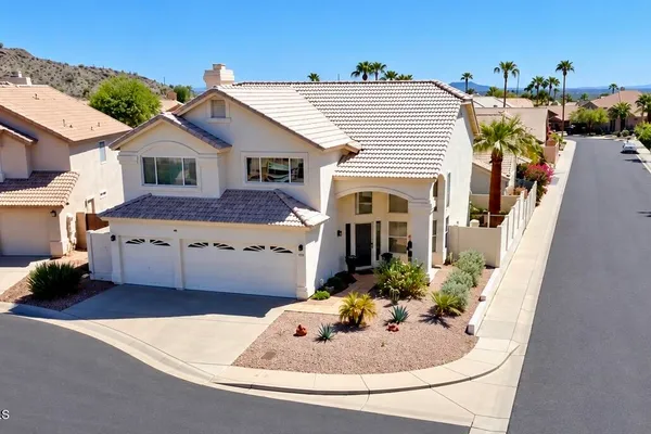 1327 E HIDDENVIEW DR