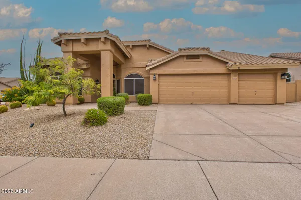 4804 E CASCALOTE DR