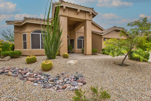 4804 E CASCALOTE DR