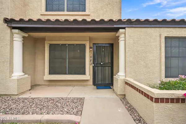 921 W UNIVERSITY DR 1083