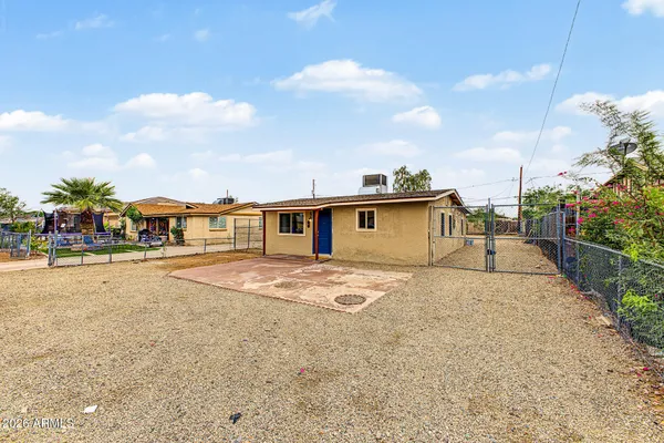 2418 E MOBILE LN