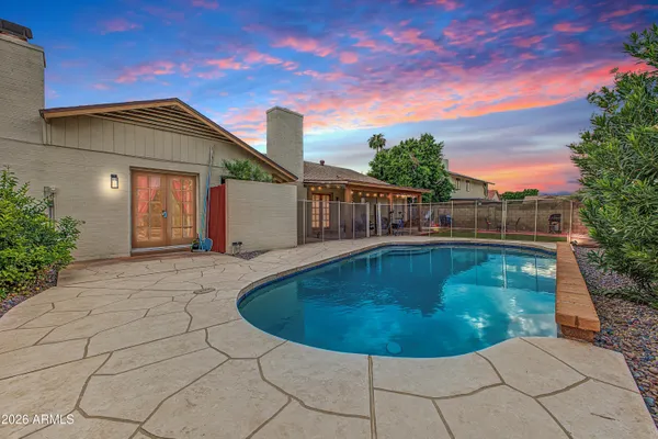 2238 W NARANJA AVE