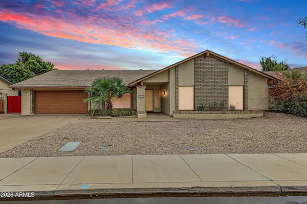 2238 W NARANJA AVE
