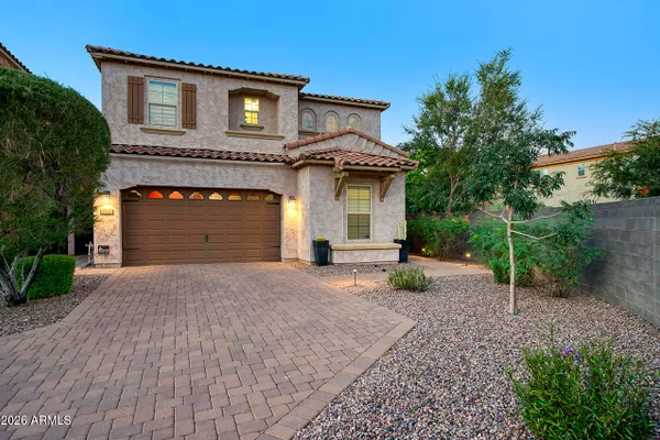 4542 E VISTA BONITA DR
