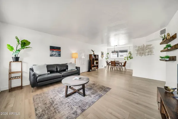1111 E TURNEY AVE 3