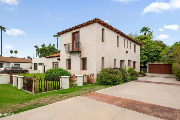 2218 ENCANTO DR