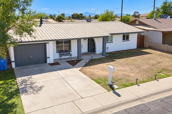4235 W LEWIS AVE