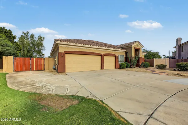 1571 E STIRRUP CT