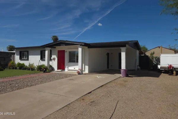 2216 W VILLA MARIA DR