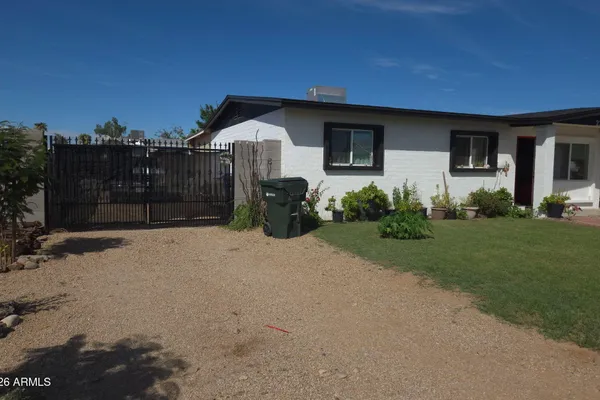 2216 W VILLA MARIA DR