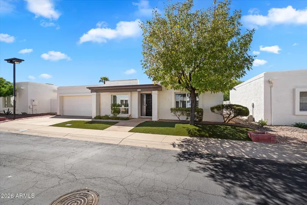 1007 E VILLA MARIA DR