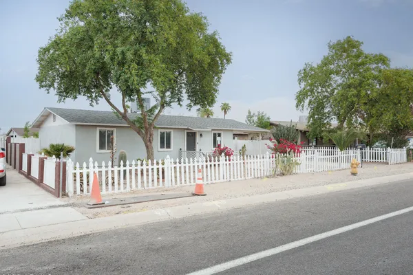 512 W BATTAGLIA RD