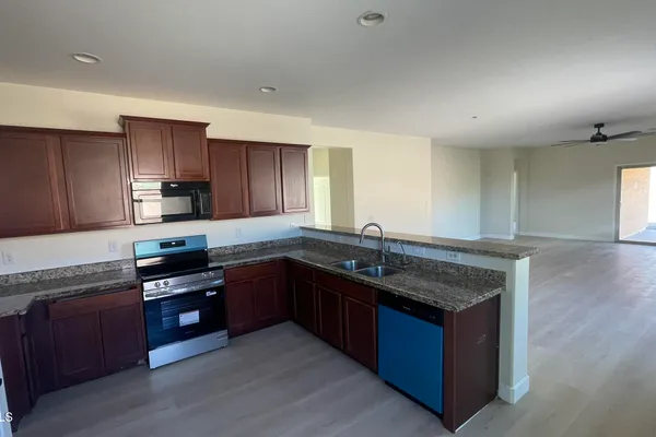 25422 W MALDONADO CT