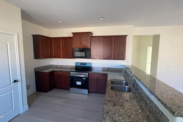 25422 W MALDONADO CT