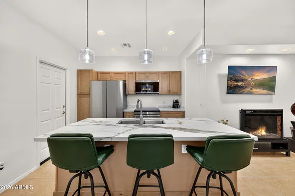 5450 E MCLELLAN RD 211
