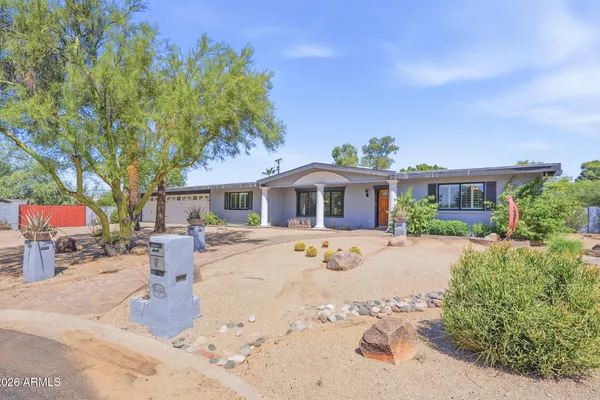 5822 N 23RD PL